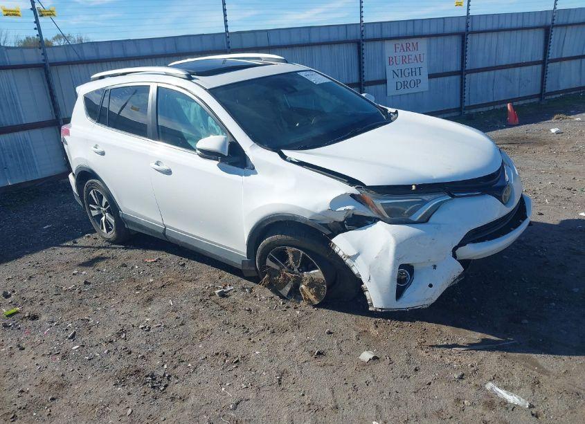 2016 Toyota Rav4 XLE (VIN 2T3WFREV6GW279963) main photo