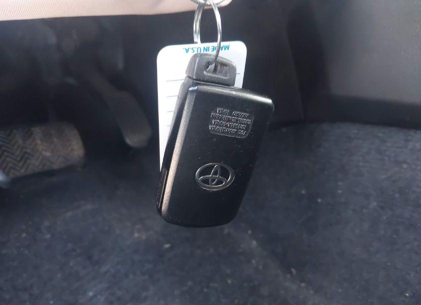 Photo 11 of 2016 Toyota Rav4 XLE (VIN 2T3WFREV6GW279963)