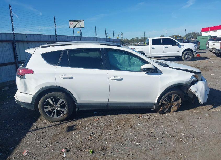 Photo 13 of 2016 Toyota Rav4 XLE (VIN 2T3WFREV6GW279963)