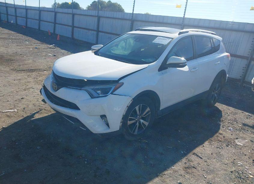 Photo 2 of 2016 Toyota Rav4 XLE (VIN 2T3WFREV6GW279963)