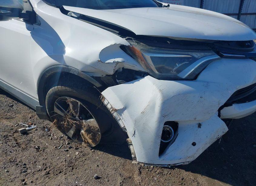 Photo 6 of 2016 Toyota Rav4 XLE (VIN 2T3WFREV6GW279963)