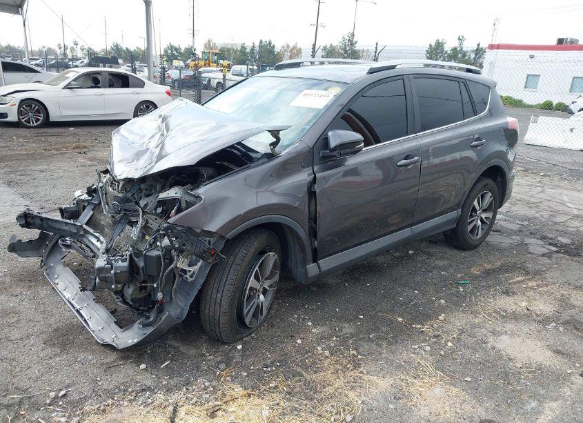 Photo 2 of 2016 Toyota Rav4 XLE (VIN 2T3WFREV6GW297217)