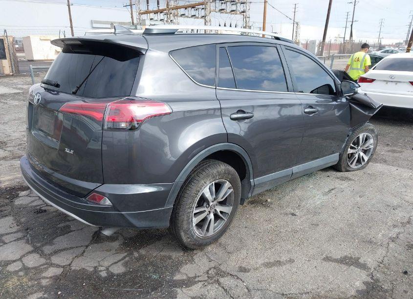 Photo 4 of 2016 Toyota Rav4 XLE (VIN 2T3WFREV6GW297217)