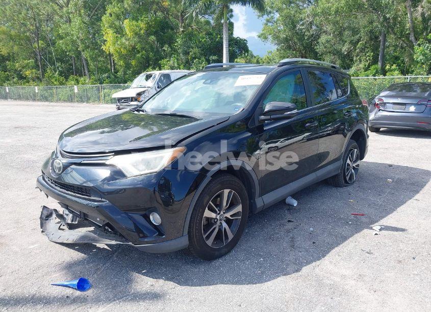 Photo 2 of 2017 Toyota Rav4 XLE (VIN 2T3WFREV6HW337622)