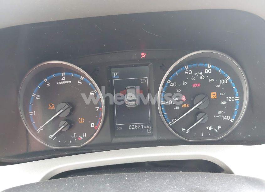 Photo 7 of 2017 Toyota Rav4 XLE (VIN 2T3WFREV6HW337622)