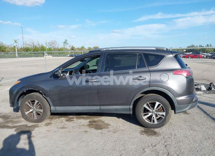 Photo 14 of 2017 Toyota Rav4 XLE (VIN 2T3WFREV6HW374704)