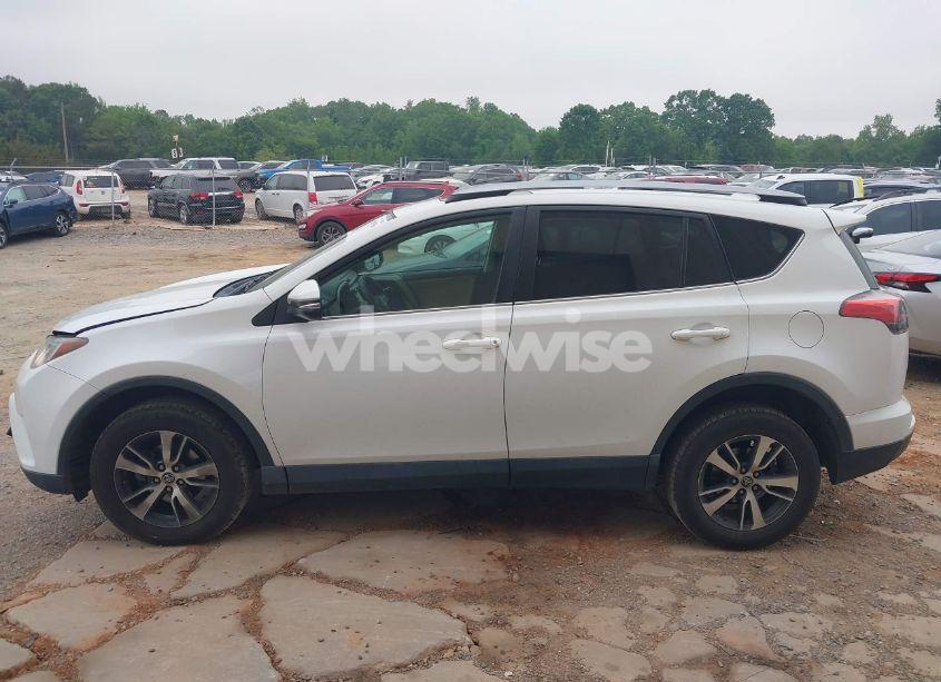 Photo 14 of 2017 Toyota Rav4 XLE (VIN 2T3WFREV6HW389493)