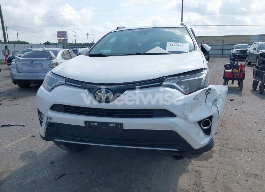 Photo 13 of 2018 Toyota Rav4 XLE (VIN 2T3WFREV6JW410848)