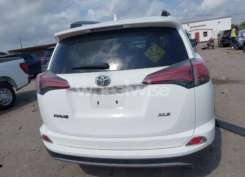 Photo 17 of 2018 Toyota Rav4 XLE (VIN 2T3WFREV6JW410848)