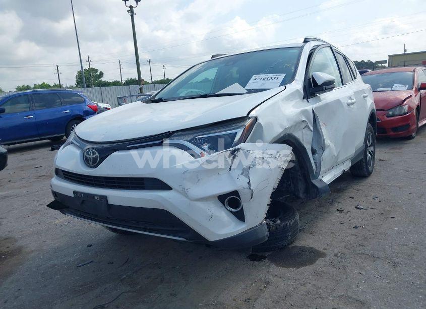 Photo 2 of 2018 Toyota Rav4 XLE (VIN 2T3WFREV6JW410848)