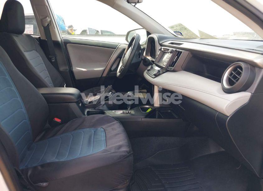 Photo 5 of 2018 Toyota Rav4 XLE (VIN 2T3WFREV6JW410848)