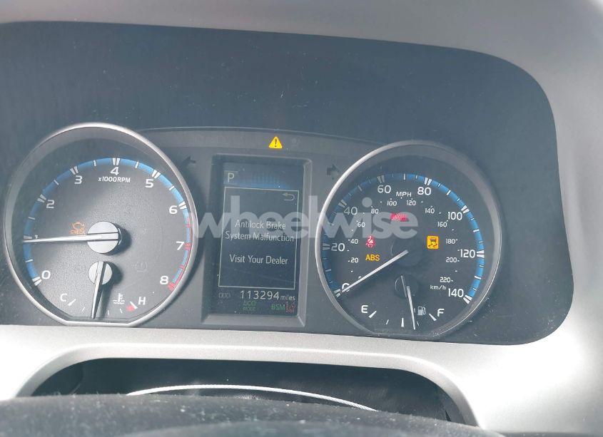 Photo 7 of 2018 Toyota Rav4 XLE (VIN 2T3WFREV6JW410848)