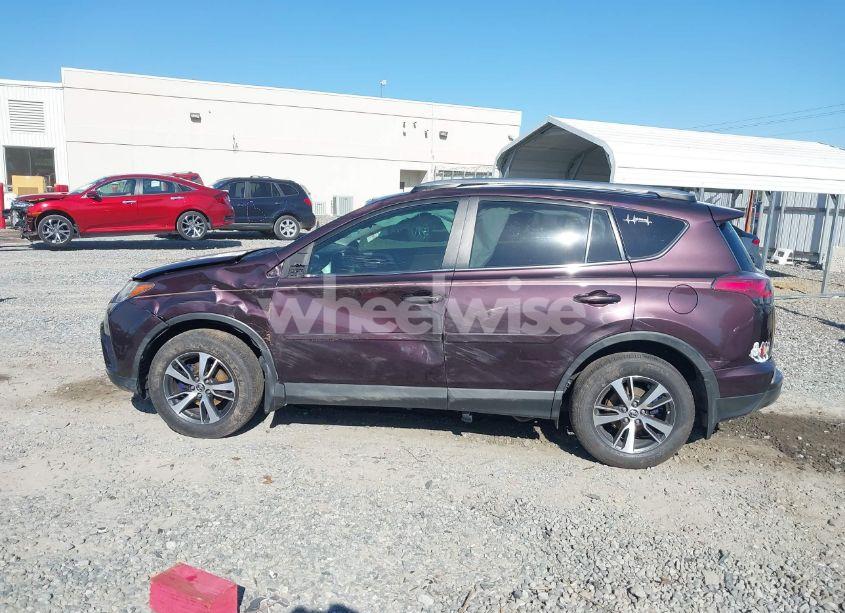 Photo 14 of 2018 Toyota Rav4 XLE (VIN 2T3WFREV6JW430078)