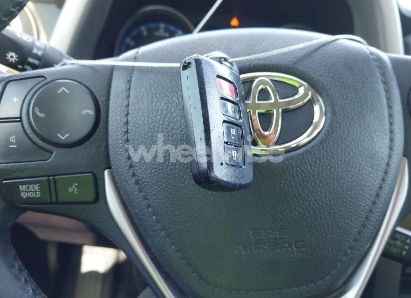 Photo 11 of 2018 Toyota Rav4 XLE (VIN 2T3WFREV6JW511792)