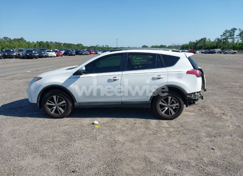 Photo 15 of 2018 Toyota Rav4 XLE (VIN 2T3WFREV6JW511792)