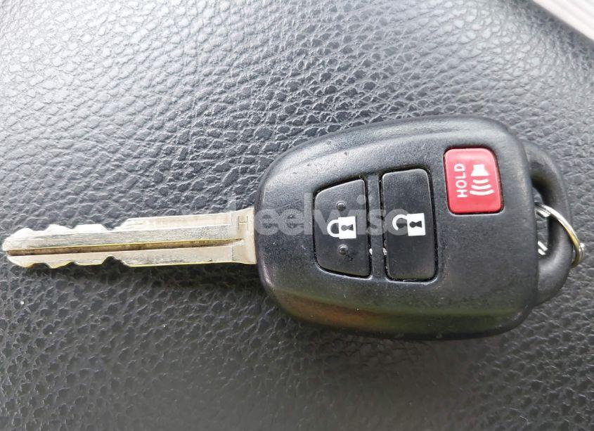 Photo 11 of 2013 Toyota Rav4 XLE (VIN 2T3WFREV7DW019695)