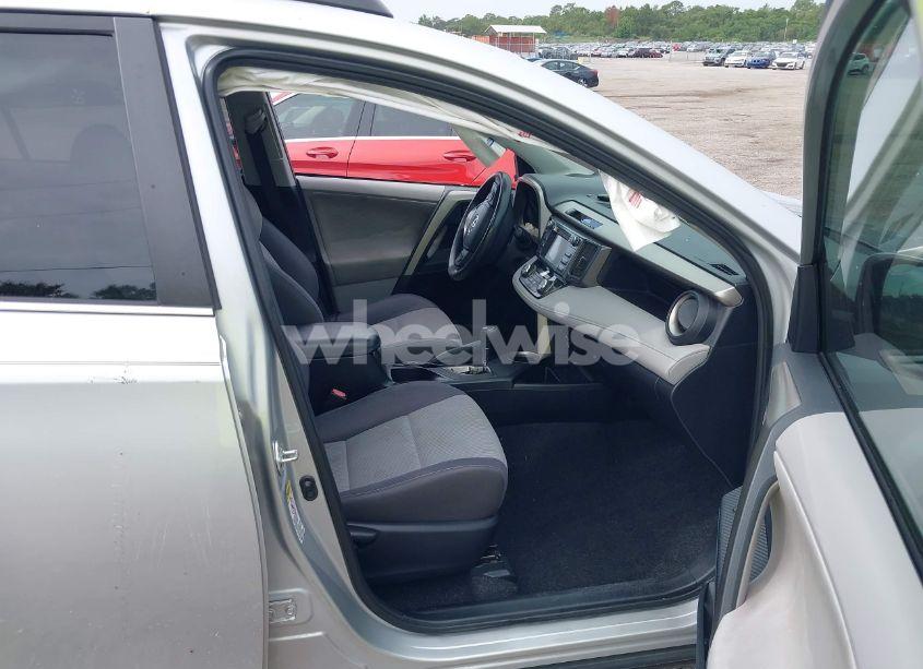 Photo 5 of 2013 Toyota Rav4 XLE (VIN 2T3WFREV7DW019695)