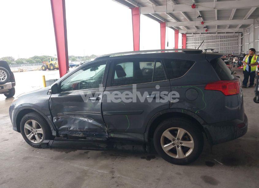 Photo 14 of 2013 Toyota Rav4 XLE (VIN 2T3WFREV7DW048498)