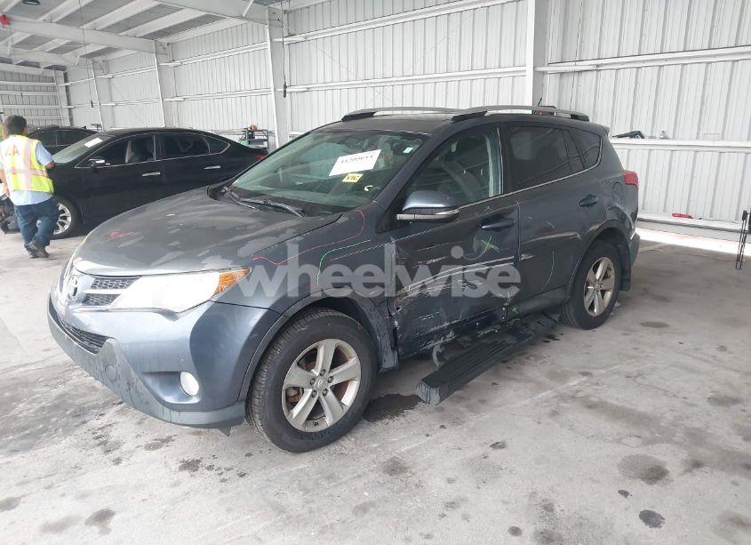 Photo 2 of 2013 Toyota Rav4 XLE (VIN 2T3WFREV7DW048498)
