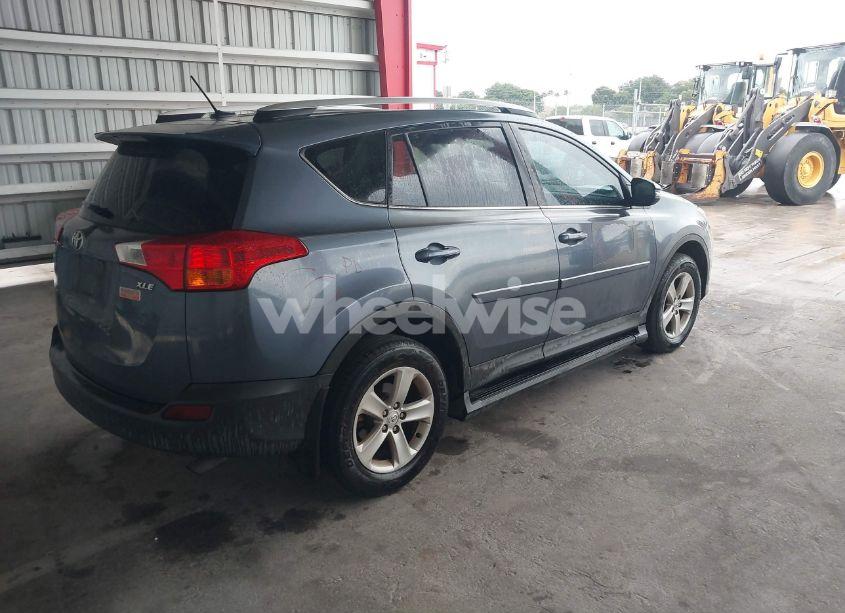 Photo 4 of 2013 Toyota Rav4 XLE (VIN 2T3WFREV7DW048498)
