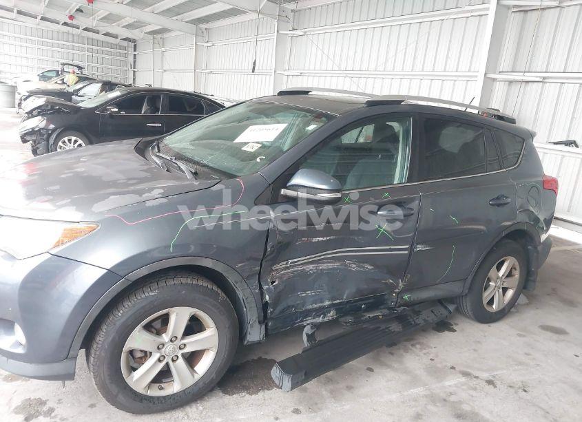 Photo 6 of 2013 Toyota Rav4 XLE (VIN 2T3WFREV7DW048498)