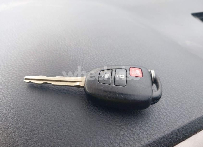 Photo 11 of 2013 Toyota Rav4 XLE (VIN 2T3WFREV7DW063745)