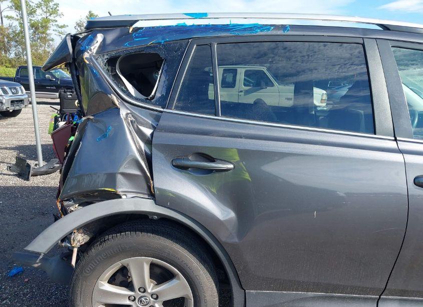 Photo 17 of 2015 Toyota Rav4 XLE (VIN 2T3WFREV7FW144621)