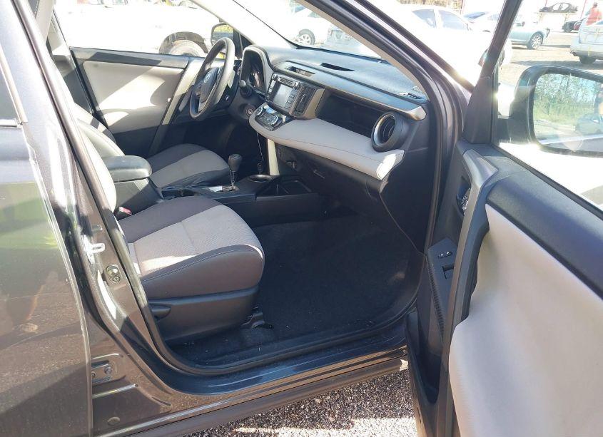 Photo 5 of 2015 Toyota Rav4 XLE (VIN 2T3WFREV7FW144621)