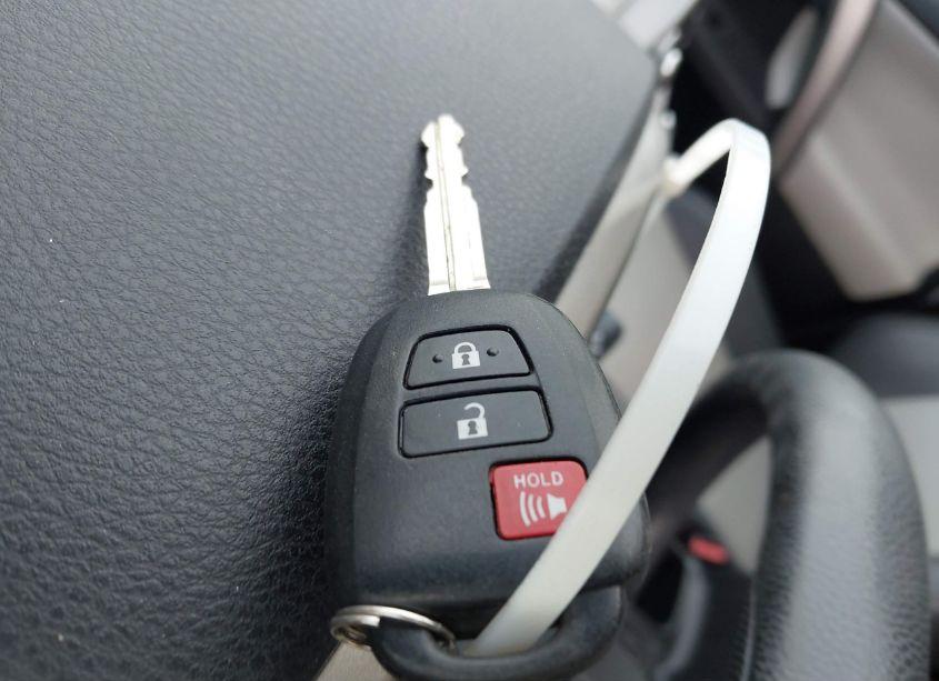 Photo 11 of 2015 Toyota Rav4 XLE (VIN 2T3WFREV7FW185878)