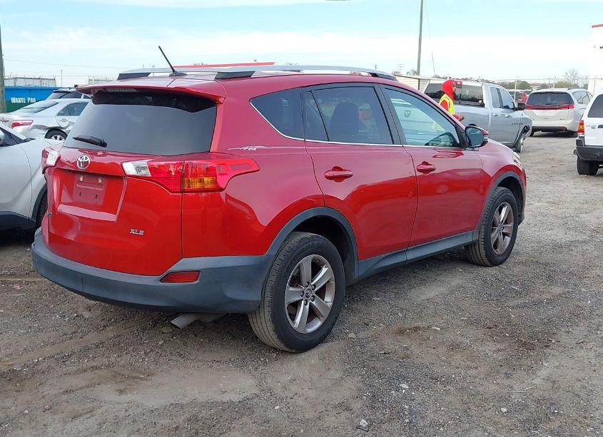 Photo 4 of 2015 Toyota Rav4 XLE (VIN 2T3WFREV7FW185878)
