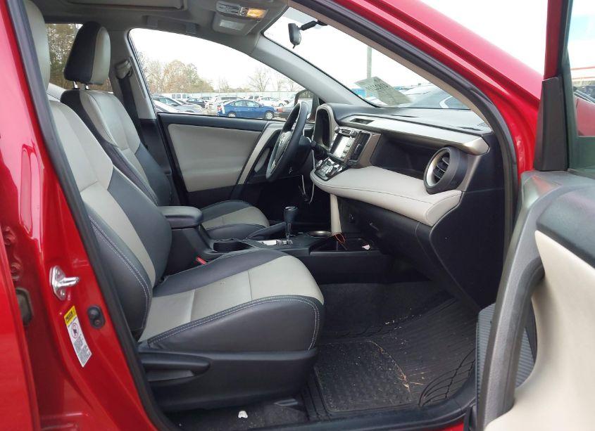 Photo 5 of 2015 Toyota Rav4 XLE (VIN 2T3WFREV7FW185878)