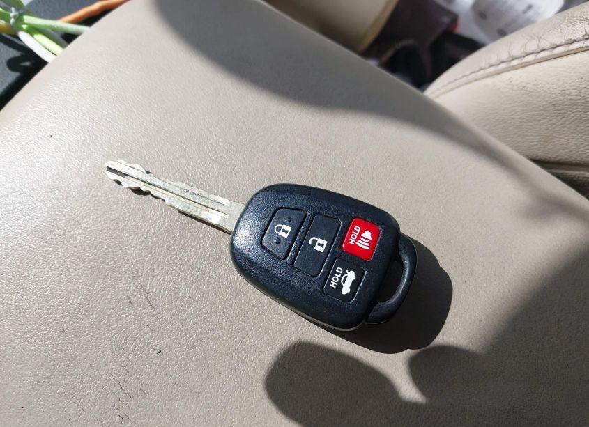 Photo 11 of 2015 Toyota Rav4 XLE (VIN 2T3WFREV7FW205319)