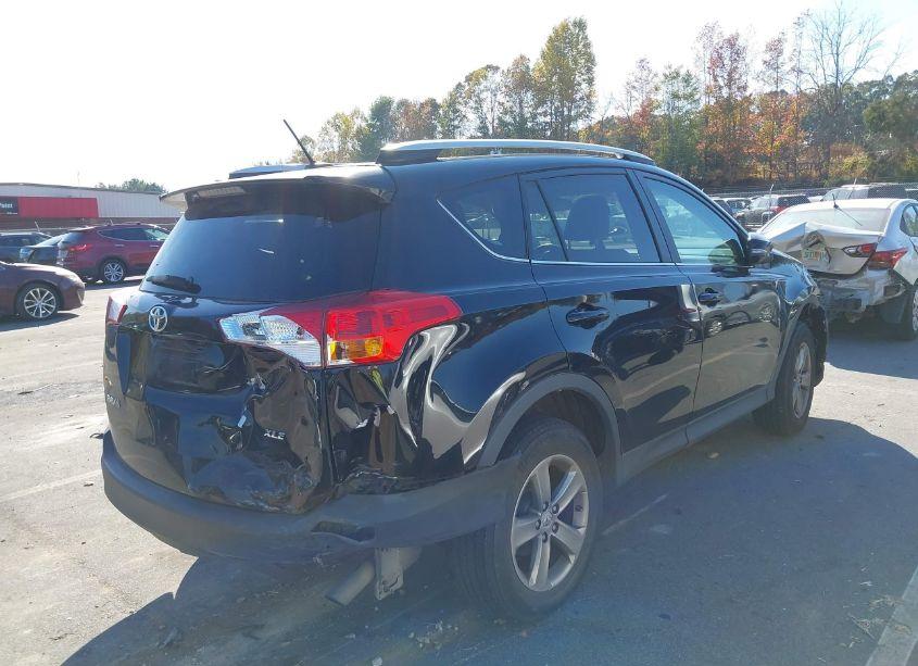 Photo 4 of 2015 Toyota Rav4 XLE (VIN 2T3WFREV7FW232083)