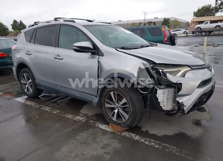 2016 Toyota Rav4 XLE (VIN 2T3WFREV7GW251931) main photo