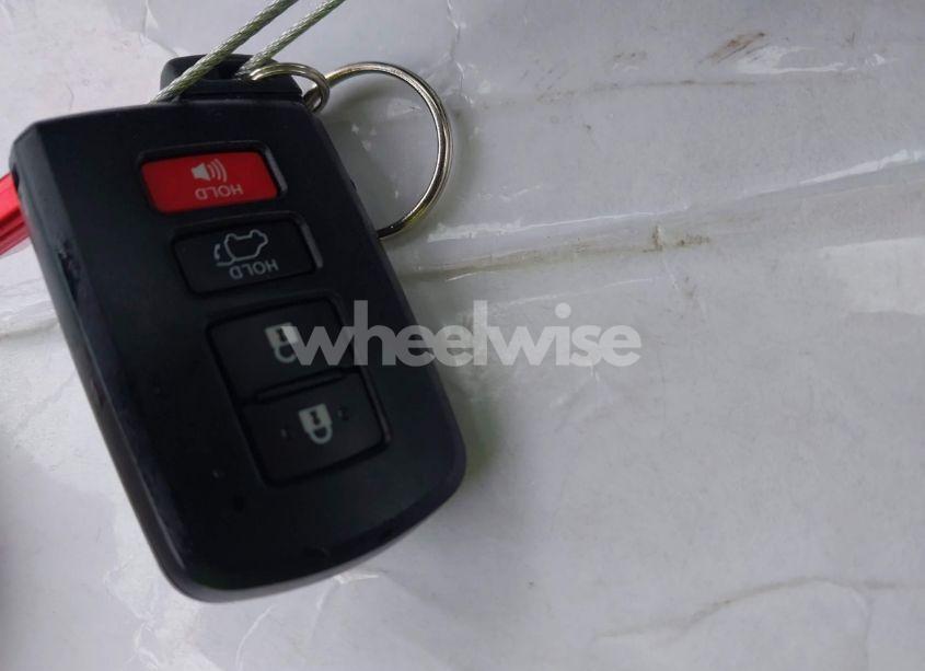 Photo 11 of 2016 Toyota Rav4 XLE (VIN 2T3WFREV7GW251931)