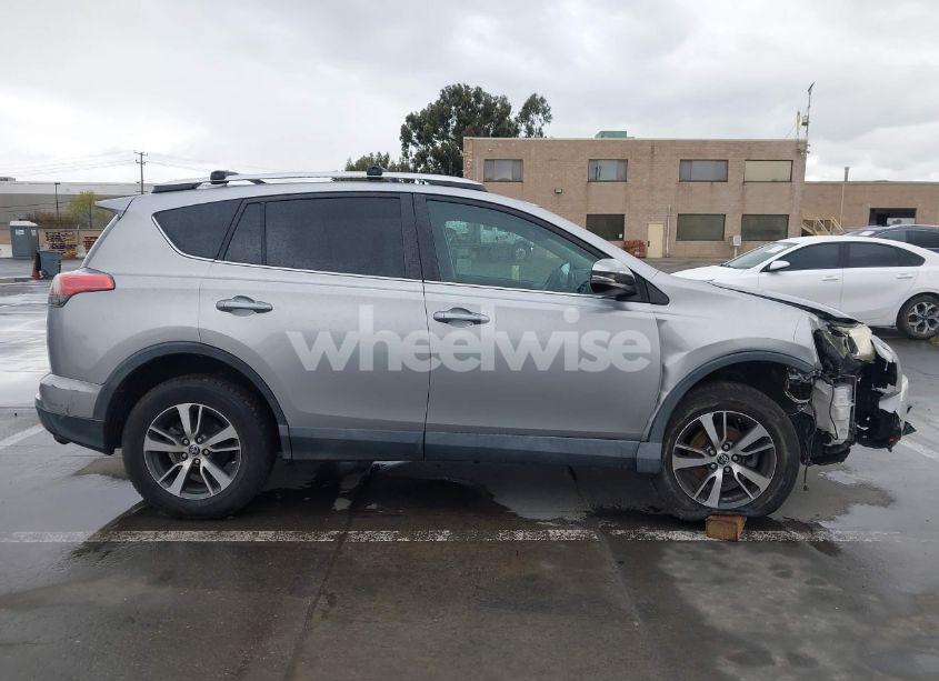 Photo 14 of 2016 Toyota Rav4 XLE (VIN 2T3WFREV7GW251931)