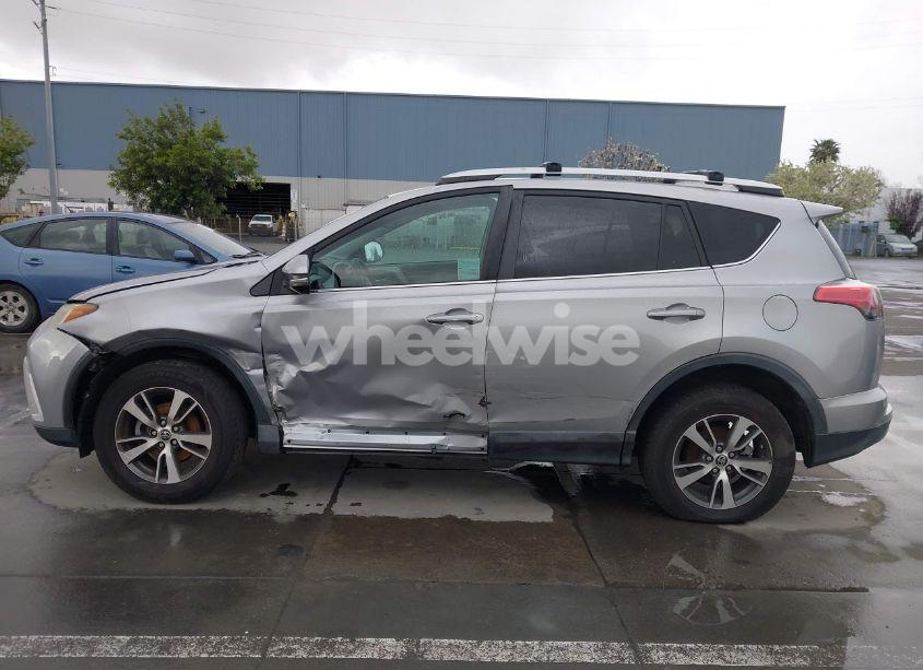 Photo 15 of 2016 Toyota Rav4 XLE (VIN 2T3WFREV7GW251931)
