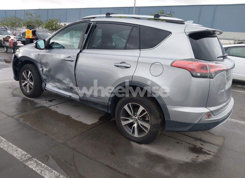 Photo 3 of 2016 Toyota Rav4 XLE (VIN 2T3WFREV7GW251931)