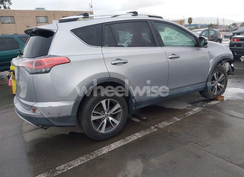 Photo 4 of 2016 Toyota Rav4 XLE (VIN 2T3WFREV7GW251931)