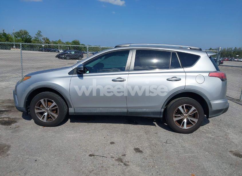 Photo 15 of 2016 Toyota Rav4 XLE (VIN 2T3WFREV7GW280362)