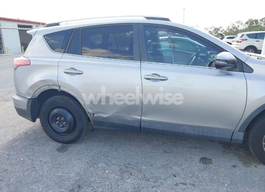 Photo 6 of 2016 Toyota Rav4 XLE (VIN 2T3WFREV7GW280362)