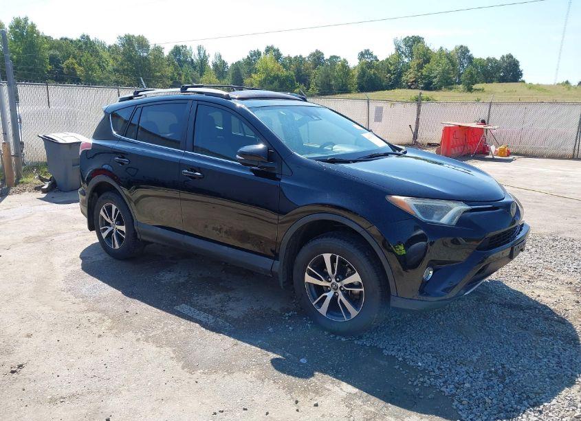 2017 Toyota Rav4 XLE (VIN 2T3WFREV7HW343705) main photo