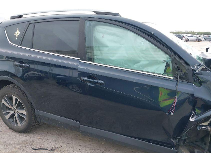 Photo 13 of 2017 Toyota Rav4 XLE (VIN 2T3WFREV7HW380950)