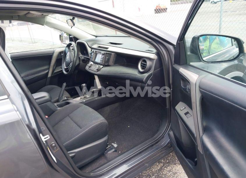 Photo 5 of 2017 Toyota Rav4 XLE (VIN 2T3WFREV7HW394783)