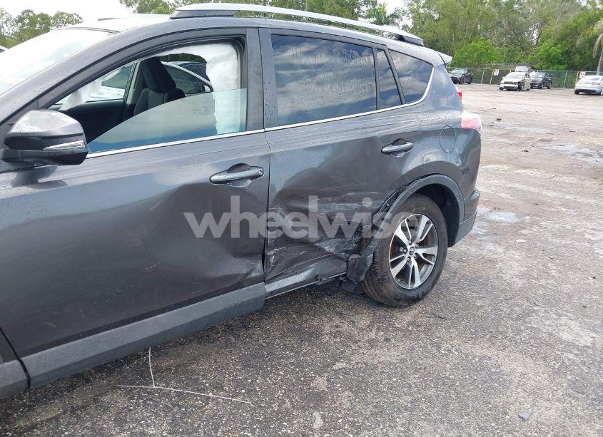 Photo 6 of 2017 Toyota Rav4 XLE (VIN 2T3WFREV7HW394783)