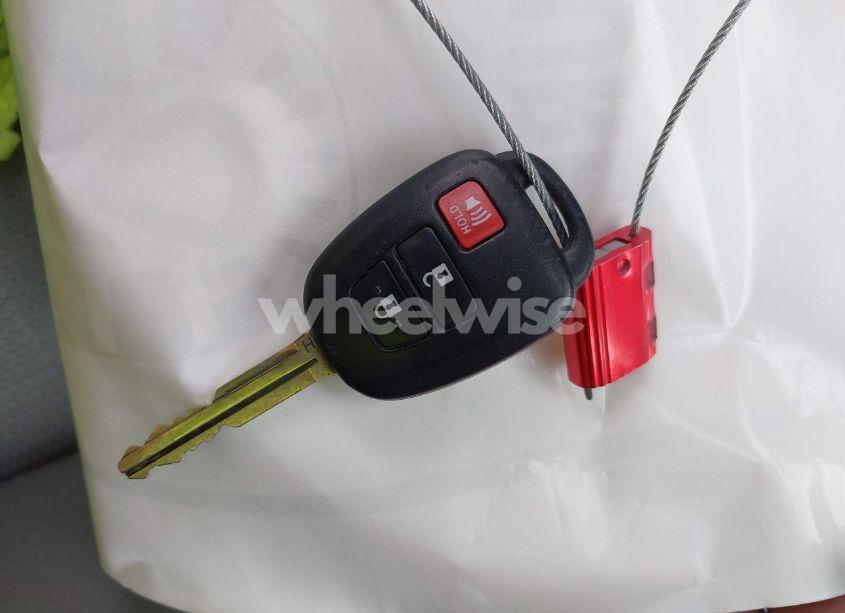 Photo 11 of 2018 Toyota Rav4 XLE (VIN 2T3WFREV7JW408560)