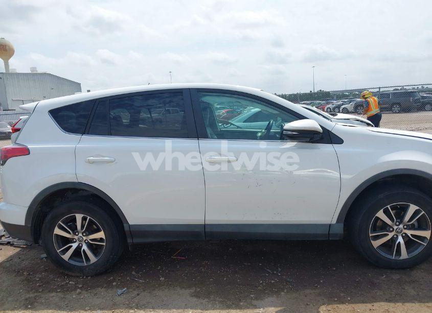 Photo 13 of 2018 Toyota Rav4 XLE (VIN 2T3WFREV7JW408560)