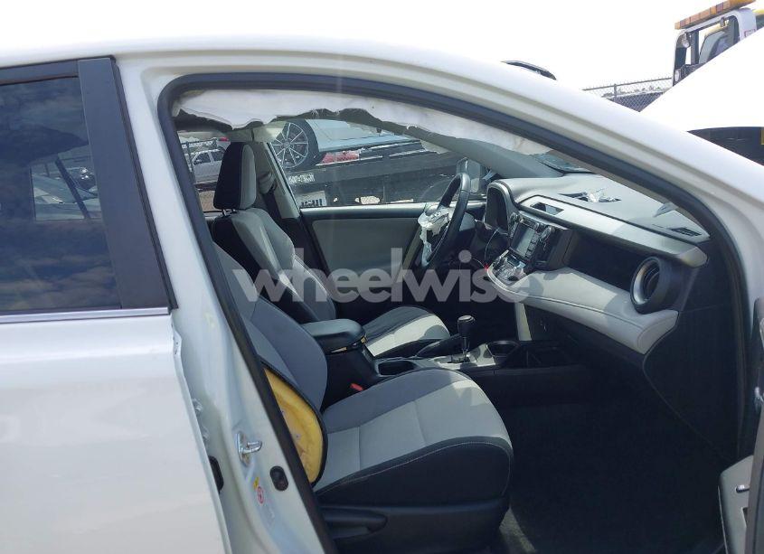 Photo 5 of 2018 Toyota Rav4 XLE (VIN 2T3WFREV7JW408560)