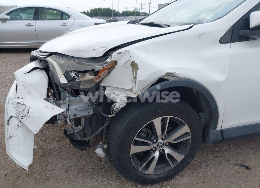 Photo 6 of 2018 Toyota Rav4 XLE (VIN 2T3WFREV7JW408560)