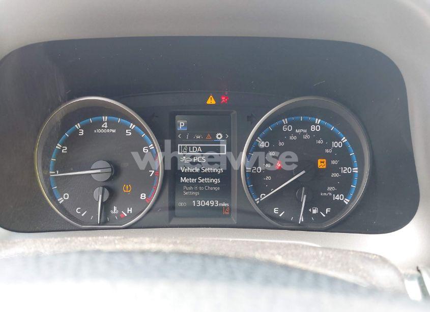 Photo 7 of 2018 Toyota Rav4 XLE (VIN 2T3WFREV7JW408560)